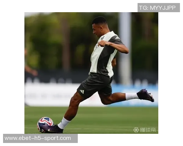 姆巴佩因脚踝不适提前归队将返回皇马进行详细检查